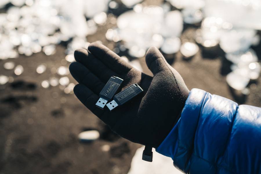 Verbatim USB Drive 2.0 Pinstripe 16GB Black